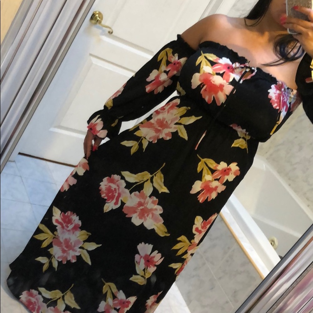 BLACK FLORAL OFF SHOULDER MAXI DRESS - Picture 8 of 8